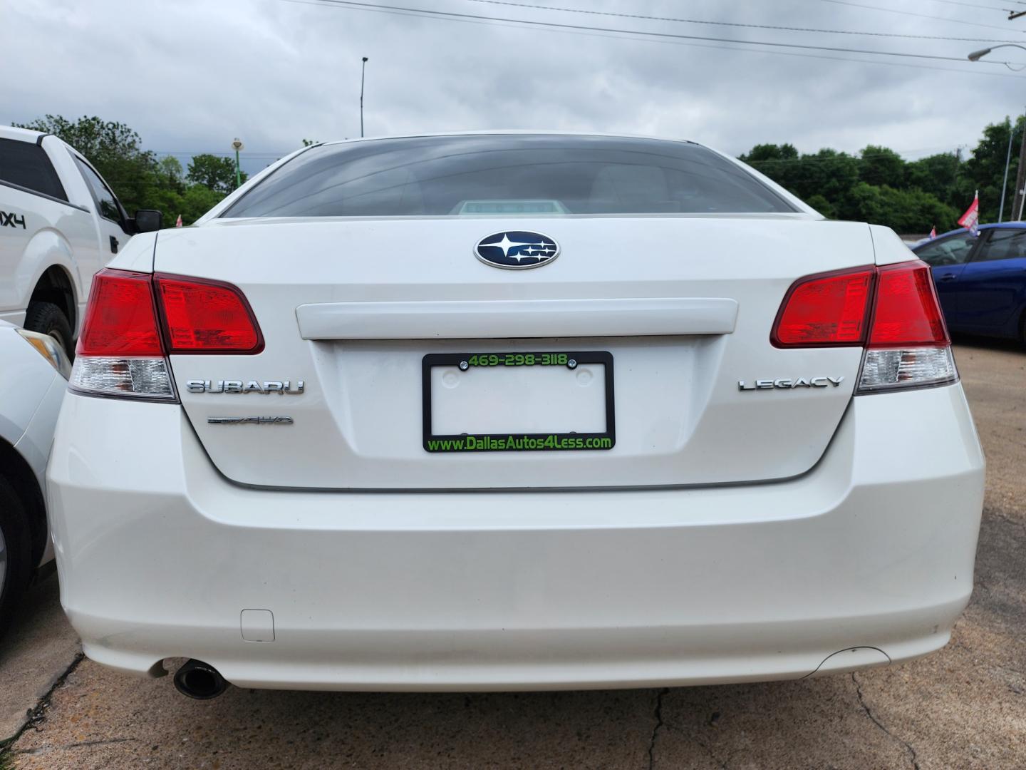 2012 DIAMOND WHITE Subaru Legacy Premium (4S3BMCB61C3) with an 2.5L H4 SOHC 16V engine, Continuously Variable Transmission transmission, located at 2660 S.Garland Avenue, Garland, TX, 75041, (469) 298-3118, 32.885551, -96.655602 - Welcome to DallasAutos4Less, one of the Premier BUY HERE PAY HERE Dealers in the North Dallas Area. We specialize in financing to people with NO CREDIT or BAD CREDIT. We need proof of income, proof of residence, and a ID. Come buy your new car from us today!! This is a very well cared for 2012 SU - Photo#4